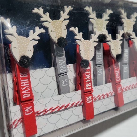 Set of 9 Santa's Reindeer Clothespin Holiday Card and Photo Hanging Kit - Picture 2 of 7